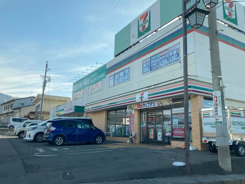 ｾﾌﾞﾝｲﾚﾌﾞﾝ 須坂市役所前店(コンビニ)まで899m Pｉａｃｅｒｅ