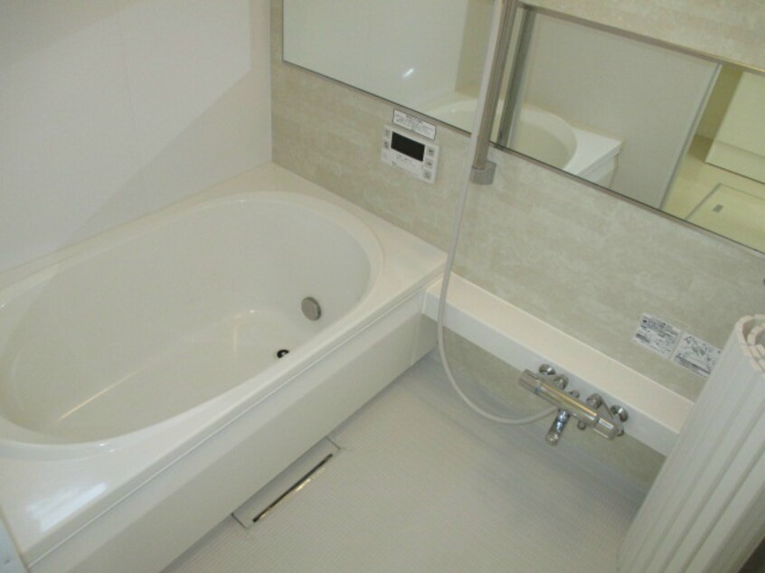 ミラーが横に広がります♪ パークハイムB