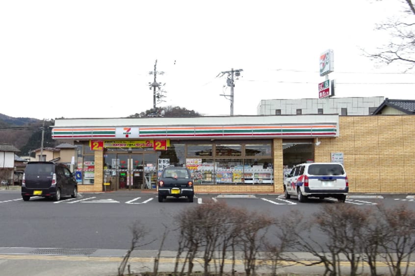 ｾﾌﾞﾝｲﾚﾌﾞﾝ 須坂新町店(コンビニ)まで146m ウィット新町　Ｂ棟