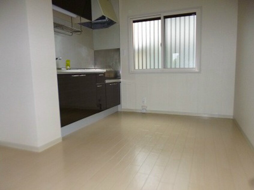 写真は101号室です（参考） エミネントおぶせＢ棟