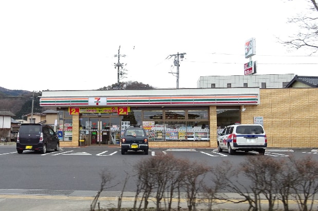 ｾﾌﾞﾝｲﾚﾌﾞﾝ 須坂新町店(コンビニ)まで529m 山岸アパート