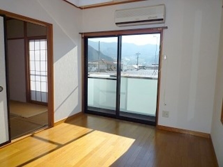 写真は201号室です（参考） コーポラスサカイ