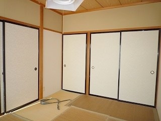 写真は201号室です（参考） コーポラスサカイ