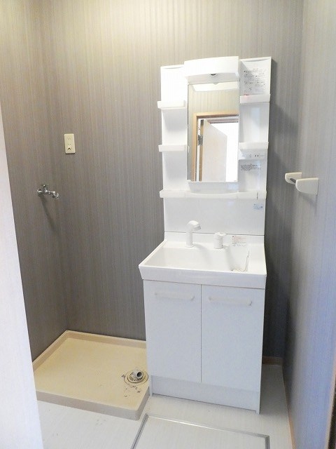 写真は105号室です（参考） コーモド・パティオＡ棟