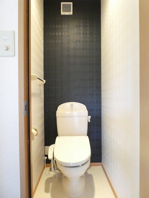 写真は105号室です（参考） コーモド・パティオＡ棟