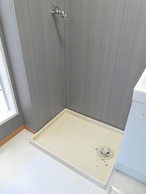 写真は105号室です（参考） コーモド・パティオＡ棟