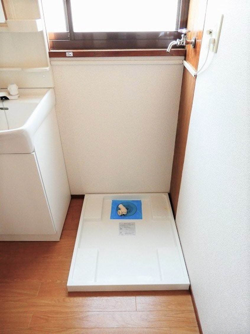 洗濯機置き場 コーポ弥栄　明覚