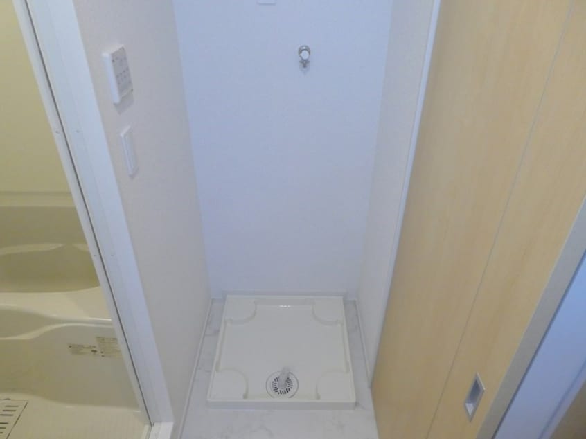 洗濯機置き場　　　写真は103号室（参考） ミニョンフロール
