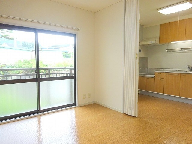 写真は201号室です。（参考） フレグランス湯坂　B