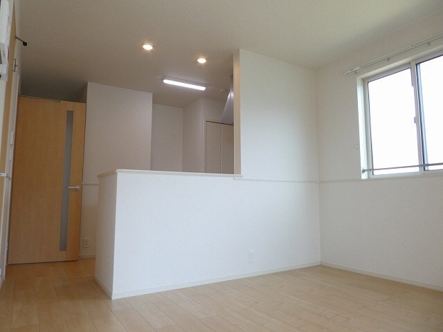  ヒルズポローニアB棟