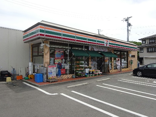 ｾﾌﾞﾝｲﾚﾌﾞﾝ 須坂運動公園店(コンビニ)まで675m レクシェール