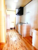 写真は201号室です（参考） グランドシティ南横町