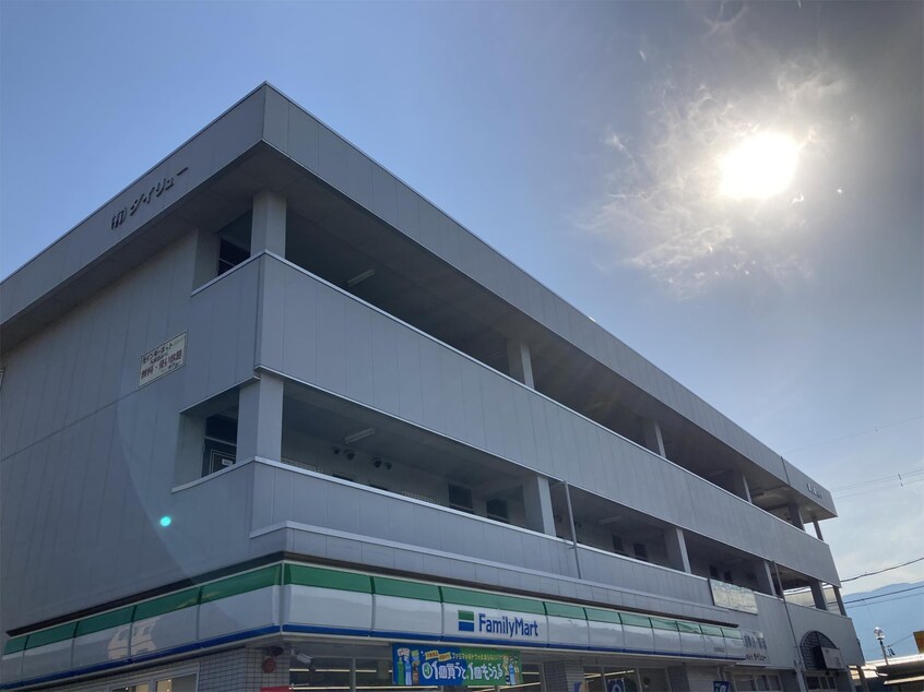 ﾌｧﾐﾘｰﾏｰﾄ 松本島高松店(コンビニ)まで127m タウン島高Ａ