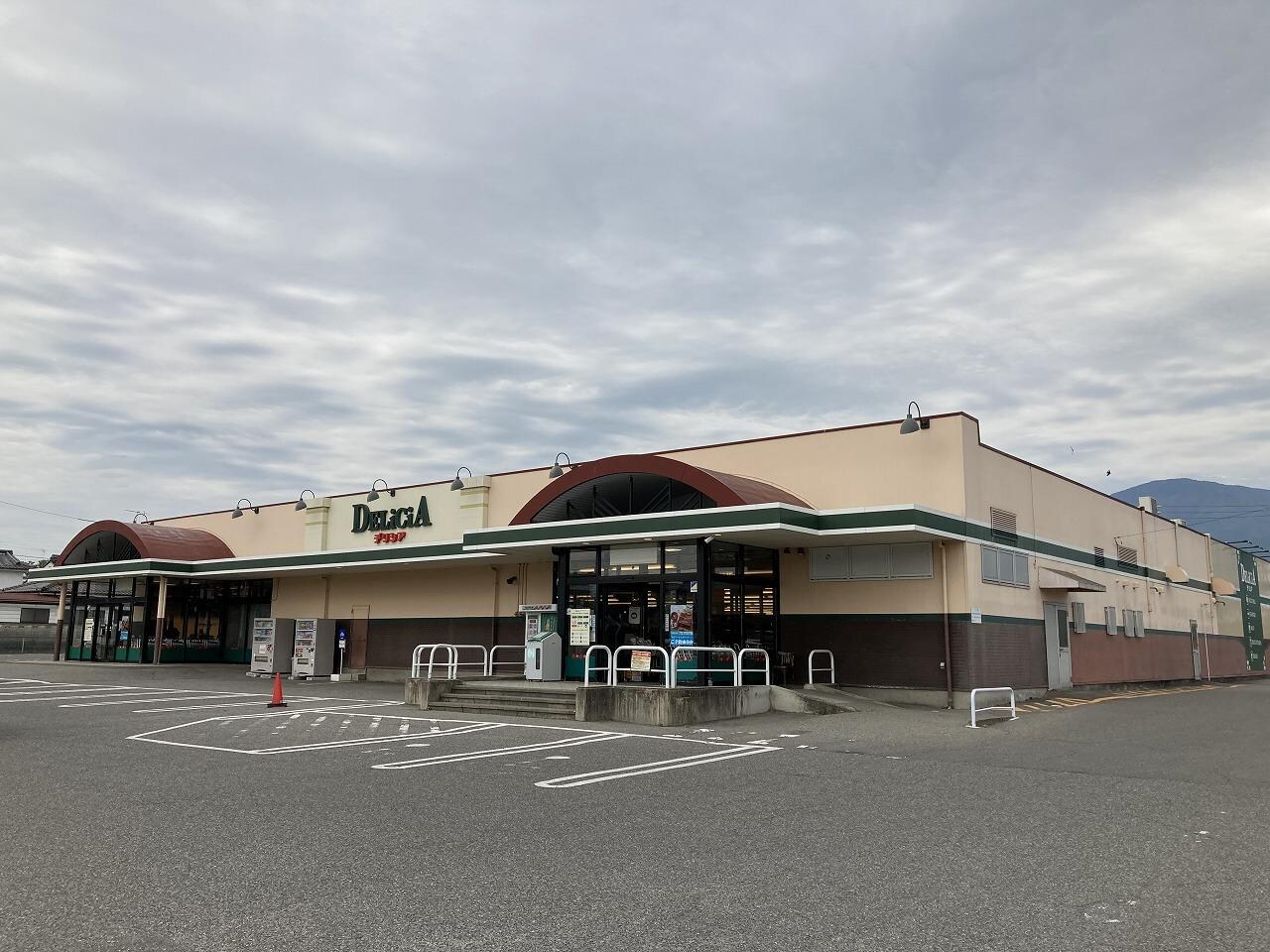 ﾃﾞﾘｼｱ 豊科店(スーパー)まで962m パルテールC