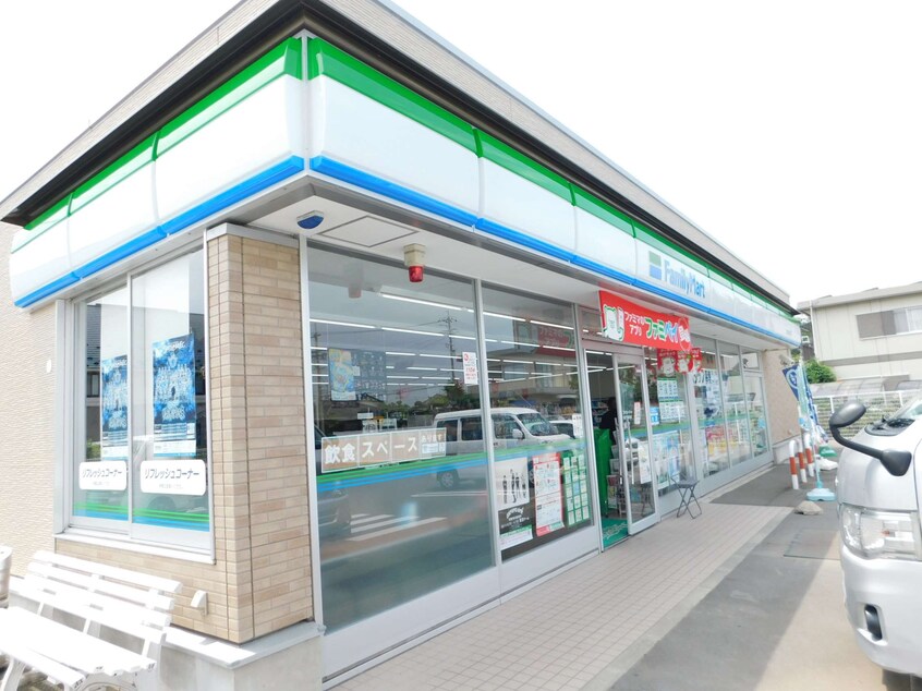 ﾌｧﾐﾘｰﾏｰﾄ 塩尻原新田店(コンビニ)まで307m パルコート広丘（原新田）