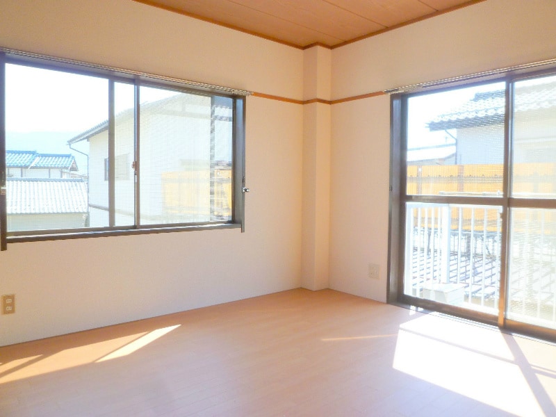  ビューラコマツ