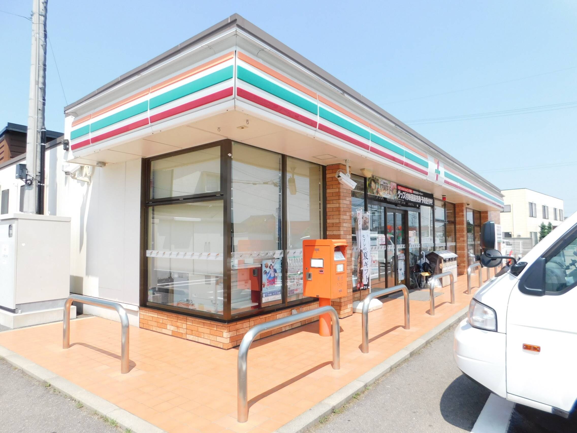 ｾﾌﾞﾝｲﾚﾌﾞﾝ 塩尻日ﾉ出町店(コンビニ)まで690m フレグランス・アゼリアＡ