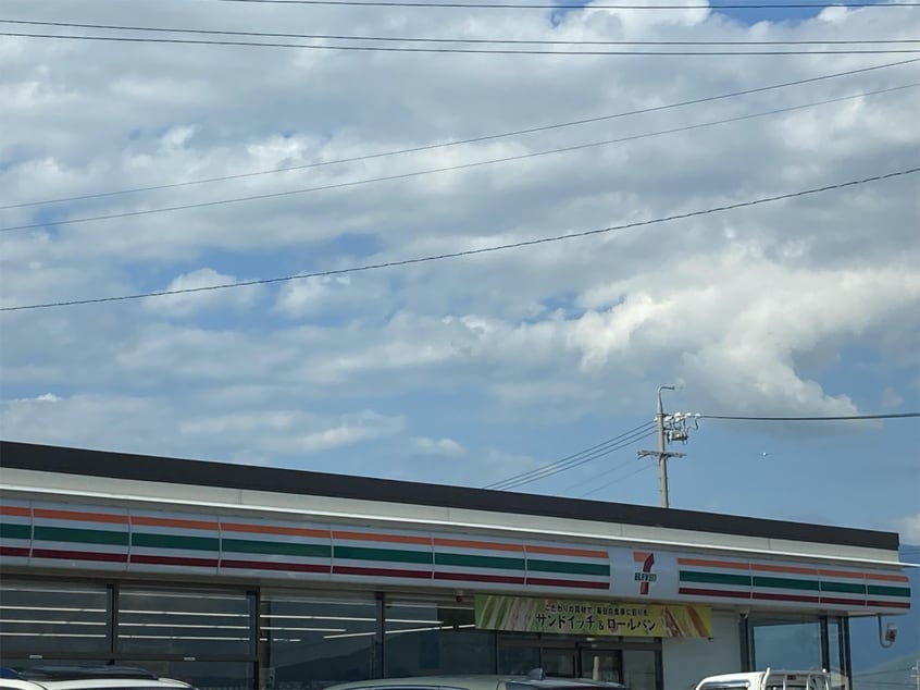 ｾﾌﾞﾝｲﾚﾌﾞﾝ 松本町神店(コンビニ)まで633m Blue Sky