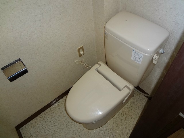  ジュネ・アピア