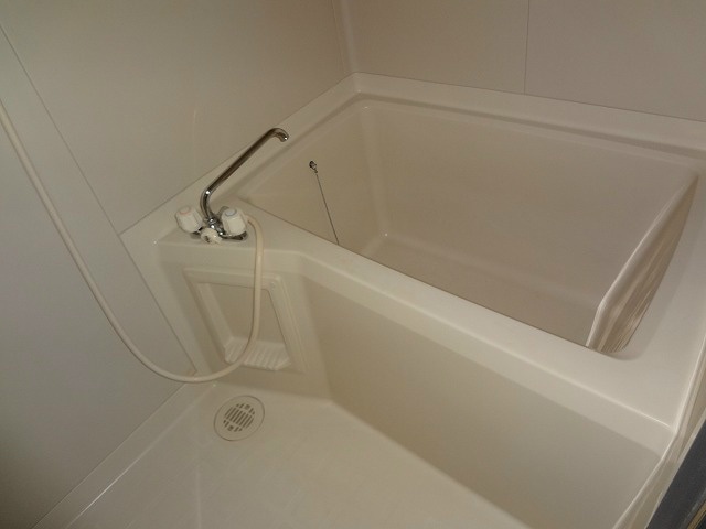  ジュネ・アピア