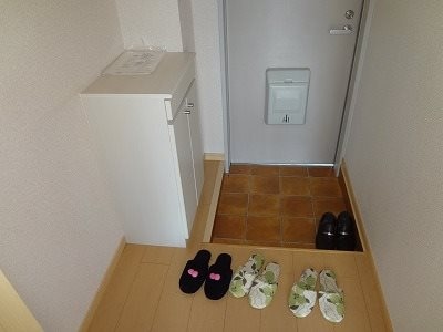  ファミーユ新村A