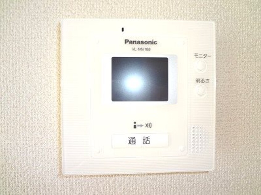  ファミーユ新村A