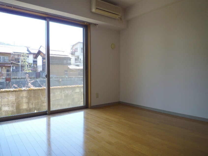 類似部屋写真 リバーサイド千