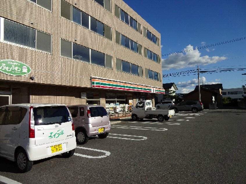 ｾﾌﾞﾝｲﾚﾌﾞﾝ 伊那狐島店(コンビニ)まで232m 未来通りマンション