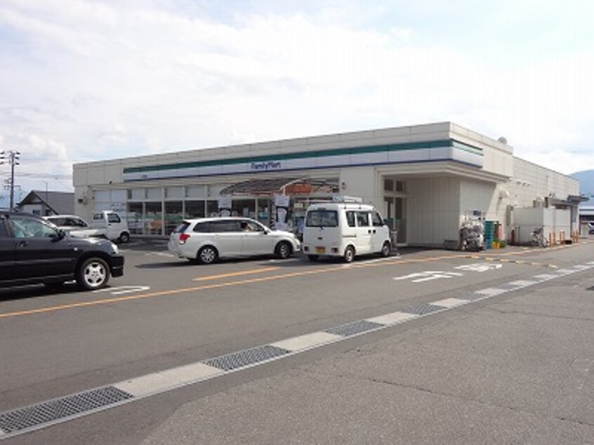 ファミリーマート JA西箕輪店(コンビニ)まで1392m 飯田線（長野県内）/伊那北駅 徒歩81分 2階 築14年