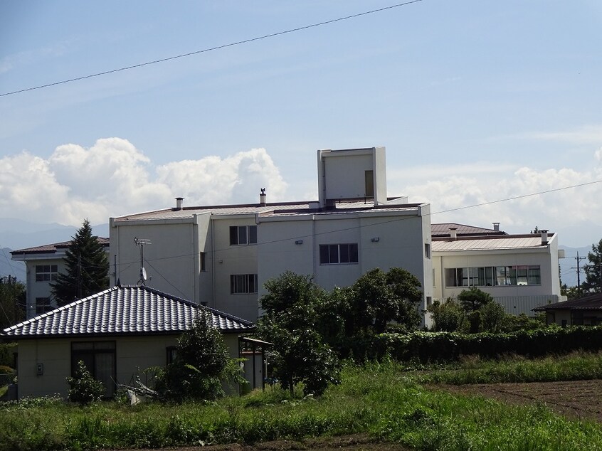 南箕輪村立南箕輪中学校(中学校/中等教育学校)まで1781m 飯田線（長野県内）/田畑駅 徒歩10分 2階 築25年