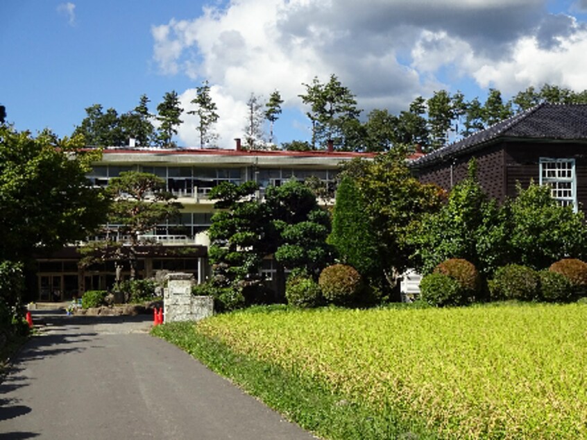 伊那市立美篶小学校(小学校)まで798m スリーピークスI