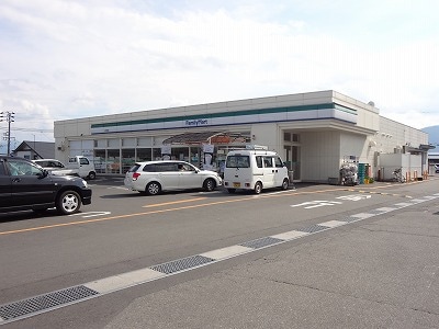 ファミリーマート JA西箕輪店(コンビニ)まで419m 飯田線（長野県内）/伊那北駅 徒歩62分 1階 築15年