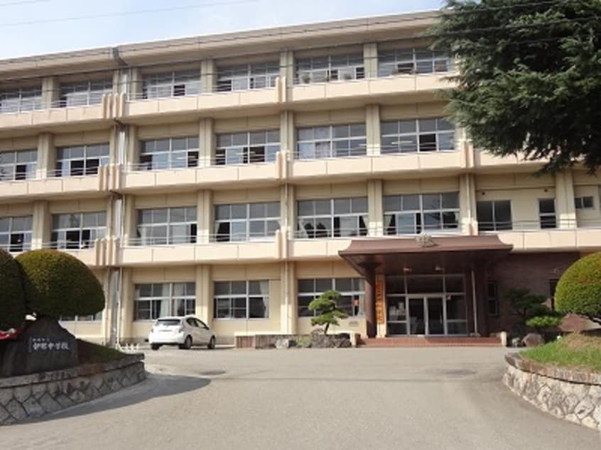 伊那市立伊那中学校(中学校/中等教育学校)まで2663m 飯田線（長野県内）/伊那北駅 徒歩15分 1階 築20年