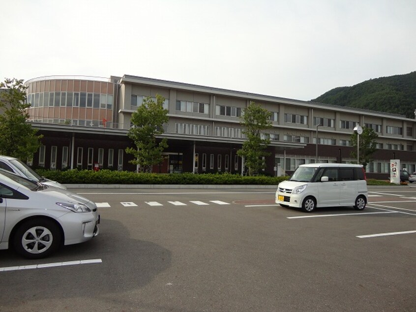 辰野町 第一診療所(病院)まで1960m 飯田線（長野県内）/伊那新町駅 徒歩8分 1階 築22年