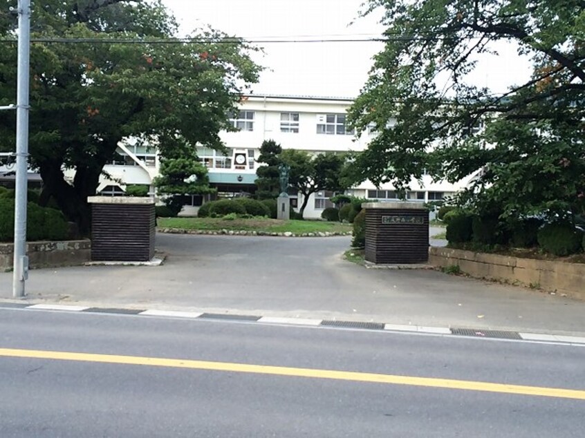 辰野町立辰野西小学校(小学校)まで1068m 飯田線（長野県内）/伊那新町駅 徒歩8分 1階 築21年