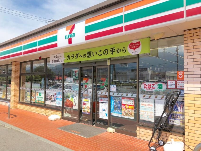 ｾﾌﾞﾝｲﾚﾌﾞﾝ 駒ヶ根古田切店(コンビニ)まで750m ドミール飯坂