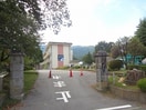 伊那市立西春近北小学校(小学校)まで2044m 白沢青山ハイツ