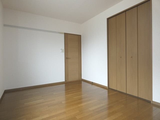  ロイヤルガーデン雅Ｂ