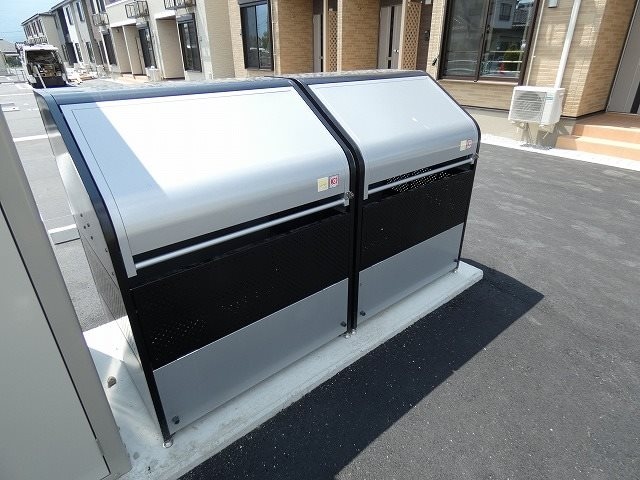  サニーテラス　B