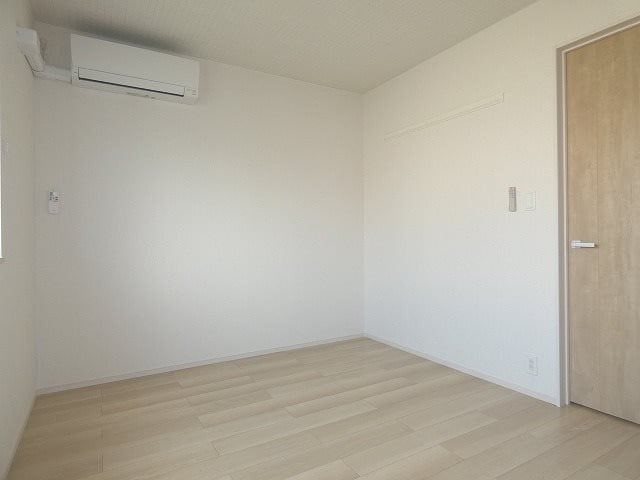  サニーテラス　B