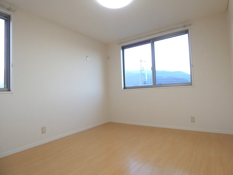  クロワール見附久保D