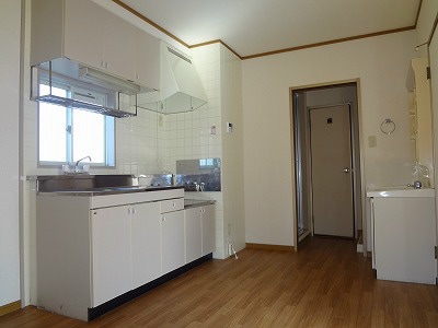  ファミーユ新村A