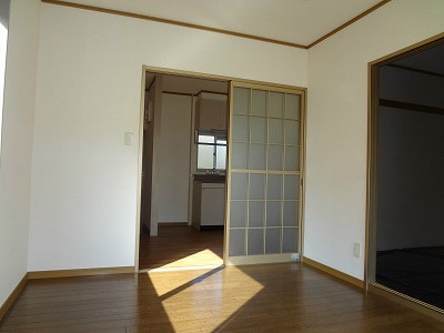  ファミーユ新村A