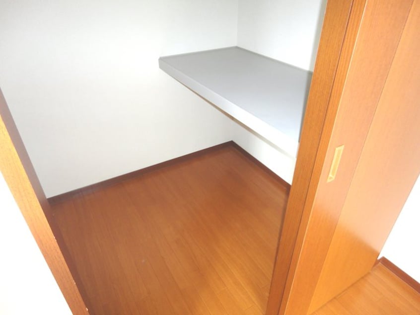  ＳＴＥＰ ＣＯＵＲＴ ＯＮＩＷＡ