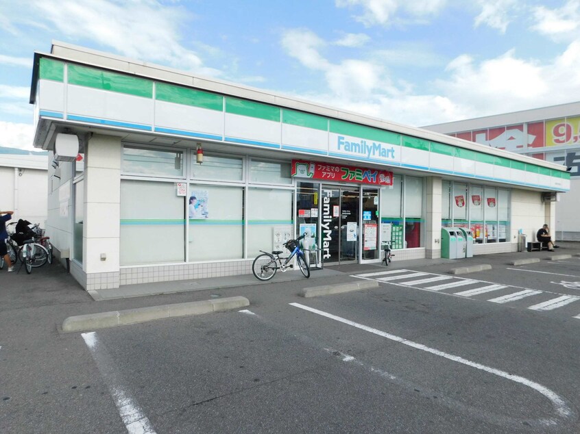 ﾌｧﾐﾘｰﾏｰﾄ 松本芳川村井店(コンビニ)まで532m サニーコート・村井