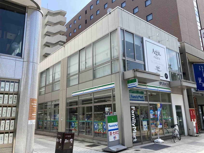 ﾌｧﾐﾘｰﾏｰﾄ 松本伊勢町店(コンビニ)まで129m センターイン伊勢町ビル