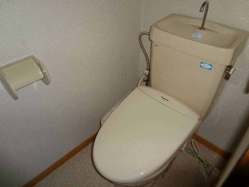  Surplus Two Riverside Hill寿A