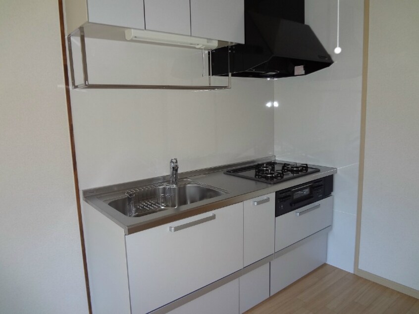  Surplus Two Riverside Hill寿A