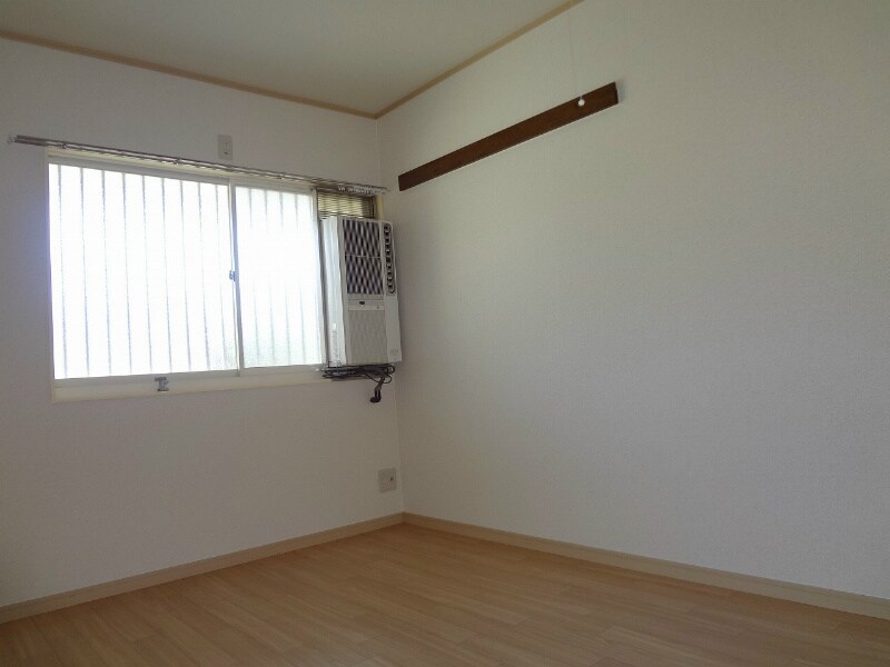  Surplus Two Riverside Hill寿A