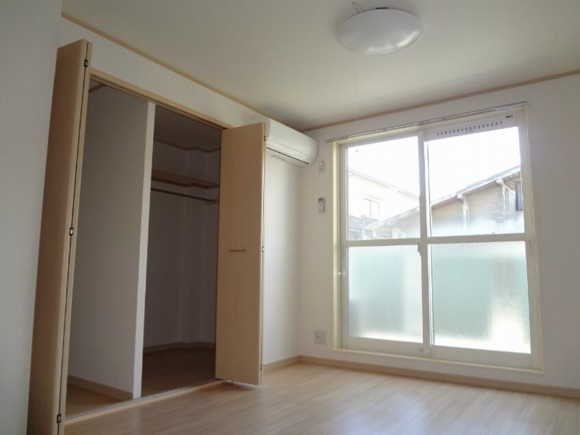  Surplus Two Riverside Hill寿A